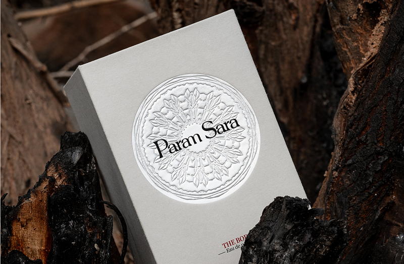 Die Luxusduftmarke Param Sara setzt für ihre hochwertigen Produktverpackungen auf Premium-Recyclingpapiere aus 100 % Sekundärfasern der Marke greenium von Koehler Paper.